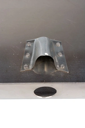 Фото №3 - Хозяйственный инвентарь: Лопата для снега 375х500 дюраль 2мм трехбортная с верхним входом